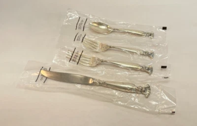 Wallace Romance of The Sea Plata de Ley 4 Piezas Ajuste de Lugar - Nuevo en Paquete Foto 1 de 3