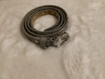 Damen Gürtel Farbe -Grau mit Strasssteine Nieten  Länge 106 Cm Breit 1,5 Cm  - Bild 1 von 2