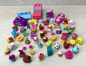 Shopkins Lotto di 50 Figurine - No Duplicati - Stagioni Miste - Mobili - Foto 1 di 10
