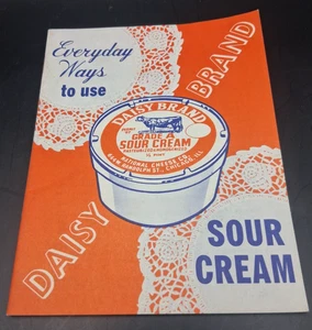 Vintage Everyday ways to use Grade A Sour Cream Daisy Brand Rare Paperback - Imagen 1 de 4