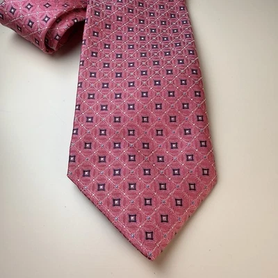 Brooks Brothers Maker and Merchants Pink Geometric Print 100% Italian Silk Tie - Image 1 of 4