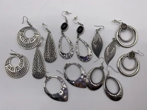 Beautiful Lot Of 7 Silver Toned Earrings. Regal ๐ - Picture 1 of 12