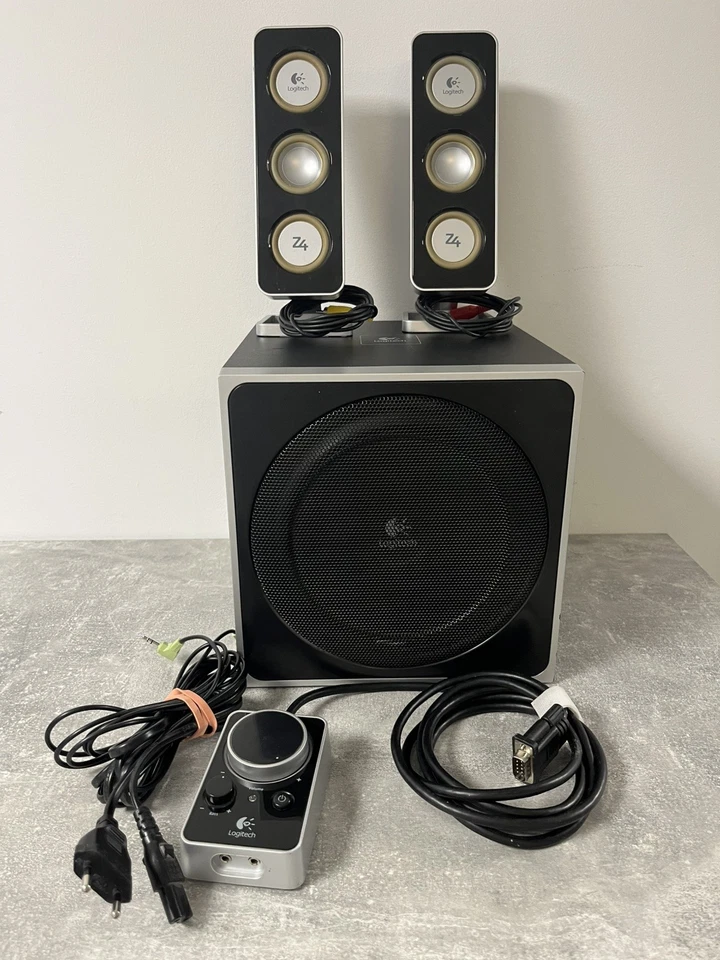Logitech Z4 Soundsystem - Controller, 2 Lautsprechern Subwoofer PC Lautsprecher  - Bild 1 von 4