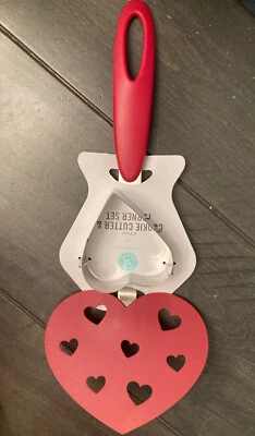 Martha Stewart Colección Juego de 2 Piezas Cortador de Galletas y Giratorio Día de San Valentín Foto 1 de 3