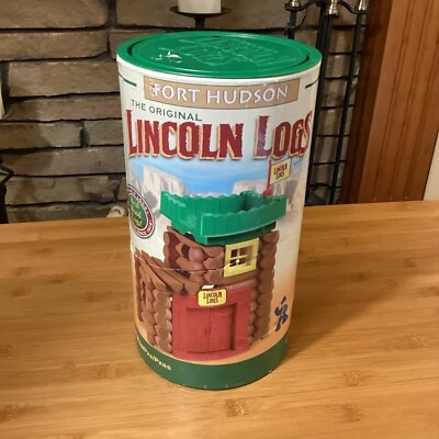 Lincoln Log Fort Hudson 2010 con contenedor original Building Imagination Foto 1 de 4