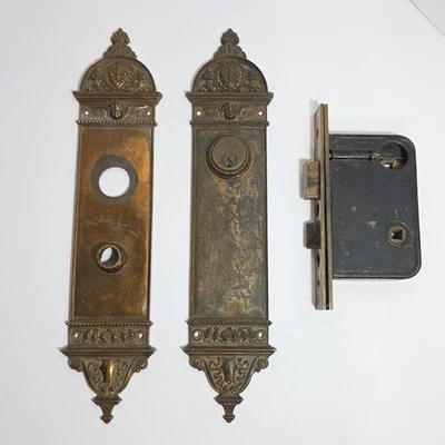 Placas de puerta victorianas antiguas querubines figurativo escudo salvamento arquitectónico Foto 1 de 4