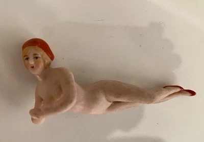 Старинный немецкий неглазурованный купание красоты голая красная шляпа и туфли пин-ап фигурка женщина - Изображение 1 из 4