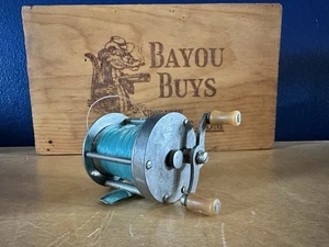 Shakespeare Criterion No. 1960 Level-Winding Casting Reel Spins Freely - Picture 1 of 11