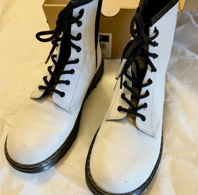 Botas blancas Doc Martins NIÑOS, talla 5 Foto 1 de 4