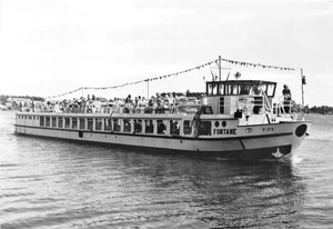 AK Waren (Müritz) MS "Fontane" Echt Foto Postkarte (D40294) - Bild 1 von 2