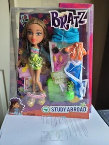 Bratz Doll YASMIN STUDY ABROAD BRAZIL/2015 - Picture 1 of 2
