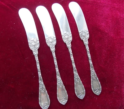 4 esparcidores de mantequilla de mango plano Durgin Srerling DAUPHIN patrón 6" con monograma Foto 1 de 4