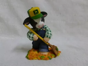 Estatuilla de Mary's Moo Moos John Deere esta época del año Udder Delight 725706 - Imagen 1 de 6