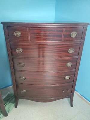 Cómoda y cómoda Mid Century Foto 1 de 4