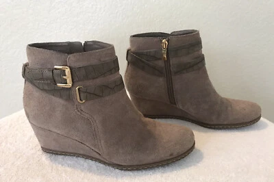 Mujer Franco Sarto Ariella Cuña Botines Estampado Cocodrilo Borde al Tobillo Talla 8M Taupe Foto 1 de 4