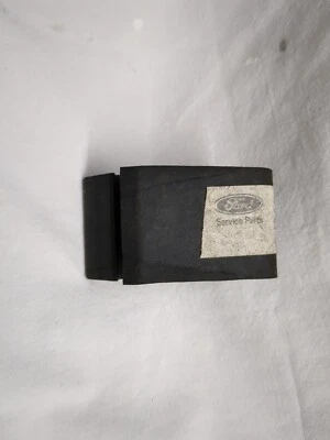 NOS 1965 - 1970 福特 MUSTANG 后轴房橡胶泵针 C6AZ-4730-A — 第 1/4 张图片