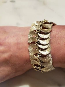 Gold Tone Box Clasp Organic Looking 7" Bracelet - Picture 1 of 6
