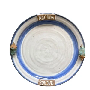 Signierte Studio geworfene Keramik NACHOS Servierplatte mit Jalapeno Akzenten Neuheit Spaß - Bild 1 von 3