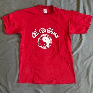 Vintage 90s Tai Chi Chuan Red T-Shirt Adult Size Large 19.5x26.5 Jerzees - Bild 1 von 3