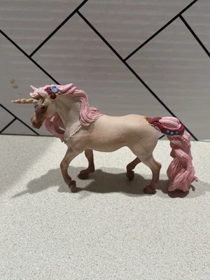 Schleich (73527) Pink Unicorn Figurine 5" Fantasy Horse 2017 - Image 1 of 4