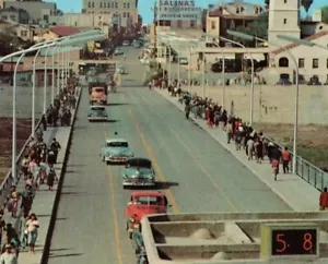 International Bridge Laredo, TX por Don R Bartels 1958 postal de colección sin publicar - Imagen 1 de 4