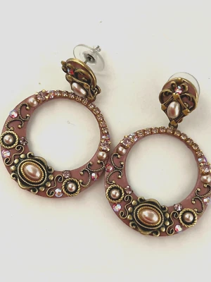 Pendientes colgantes de aro de cristal rosa claro enchapados en oro de 24k elegantes hechos a mano Foto 1 de 4