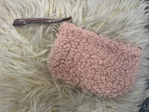 IPSY Teddy Inspired Glam Cosmetic Makeup Bag Wristlet Sherpa Wooly Fleece Pink - Picture 1 of 9