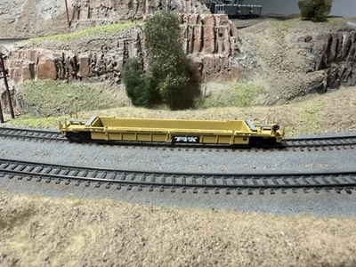 N Scale Walthers Container - Well Car TTX MTL Micro Trains Line Couplers - Image 1 of 3