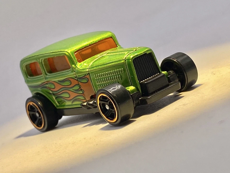 Hot Wheels🔥Midnight Otto Hot Rod 1:64 Foto 1 de 4