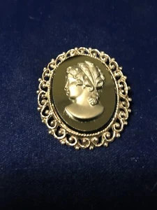 women's brooches pins Pendant Black/ Gunmetal Woman Bust - Picture 1 of 9