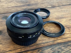 Voigtlander 40mm F2 SL Canon Mount + Close Focus Filter & Hood USA Domestic Ship