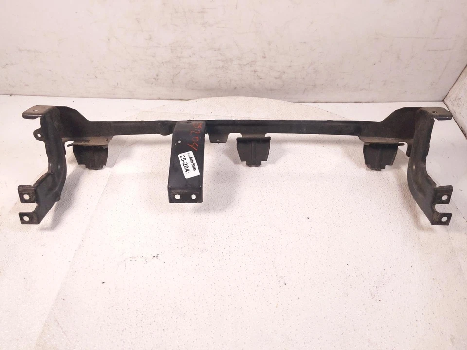 2009-2021 Nissan Frontier Upper Support Retainer Bracket 62290-Zl00b - Image 1 of 4