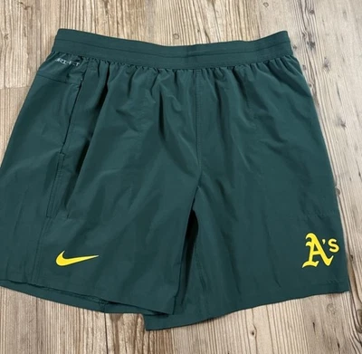 Pantalones cortos de práctica emitidos por el equipo de béisbol Nike de Oakland A 2025 #19 Mason Miller Foto 1 de 4
