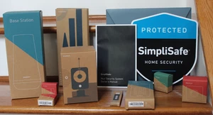 Simplisafe Home Security System -9 Piece Kit & Manual - NEW - Picture 1 of 16