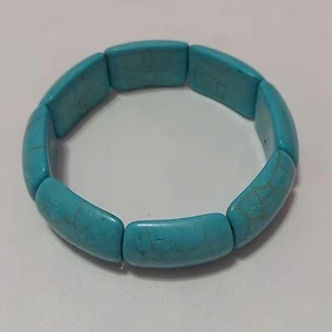Genuine Dyed Howlite Turquoise Stretch Bead Bracelet - Picture 1 of 4
