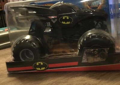 2010 Hot Wheels Monster Jam Truck Batman BatMobile Racing Champion Team 1:24. 21 - Image 1 of 4