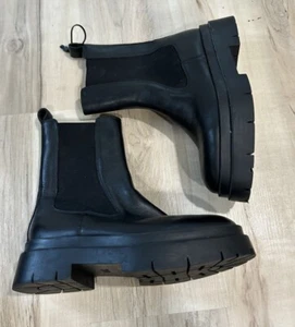 ZARA SOCK STYLE ANKLE BOOTS BLACK PLATFORM TRACK SOLE Womens EU 38 US 8 NWOT - Picture 1 of 5