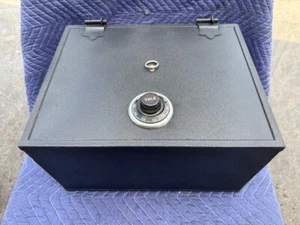 Vintage MEILINK Strongbox With 4# YALE Combination Dial & Tray Lock Box Safe - Picture 1 of 8
