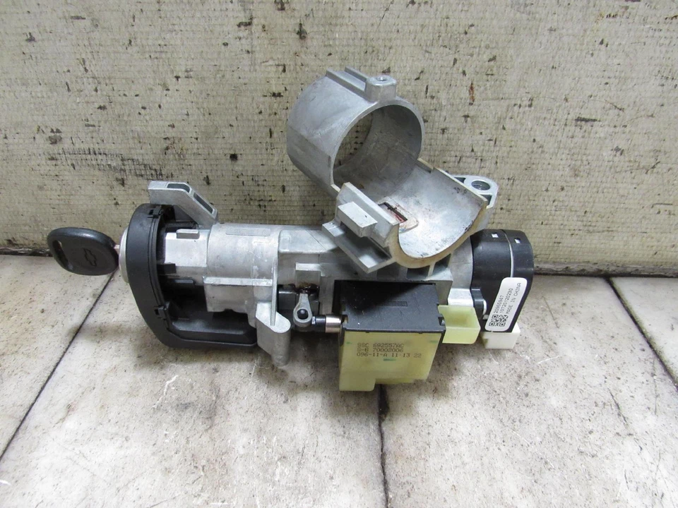 Interruptor de encendido 09 10 11 12 13 14 15 16 17 Chevy Traverse OEM Foto 1 de 2