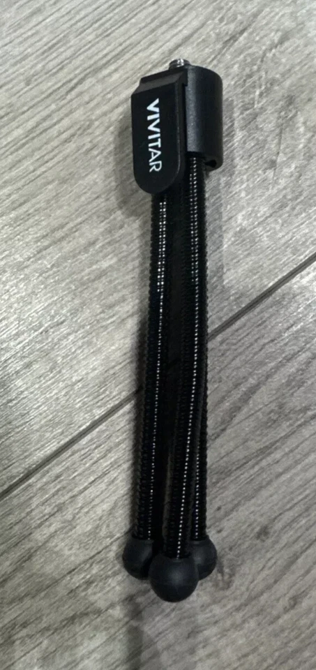 Vivitar 4 Inch Pocket Mini Tripod Digital & Video Cameras w/ Tripod Socket - Image 1 of 1