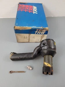 1 NOS 1967-70 Chevrolet GMC 1/2 3/4 Ton Truck Tie Rod End TRW ES375R GM# 3910208 - Picture 1 of 4