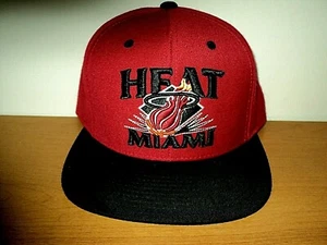 MIAMI HEAT NBA NEU Mitchell & Ness Raised Embroidered Logo Snapback Cap Mütze - Bild 1 von 2