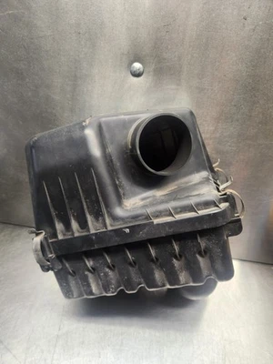 01-06 Hyundai Santa Fe 2.4L 2.7L Air Cleaner Filter Box Assembly OEM 28112-26000 - Изображение 1 из 4