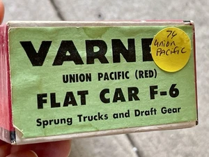 KIT UNION PACIFIC RED 50 ft FLAT CAR VINTAGE HO METAL VARNEY w/ TRANSFORMER LOAD - Picture 1 of 14