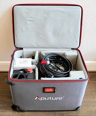 Aputure Storm 1200x Ajustable Blanco Alta Fidelidad Punto Fuente Lámpara LED Monolight Foto 1 de 4