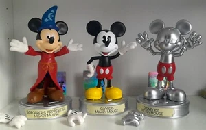Disney 100 MICKEY MOUSE Through the Ages 6" Display Action Figure Figurine BNIB - Foto 1 di 15
