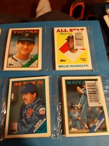 1988 TOPPS BASEBALL PICTURE CARDS 82 PLUS ONE SPECIAL 2VENDOR RACKs SEALED PACKs - Picture 1 of 5