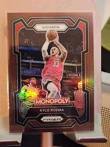 2023-24 PANINI PRIZM MONOPOLY BRONZO KYLE KUZMA#89 SER#249 - Foto 1 di 2