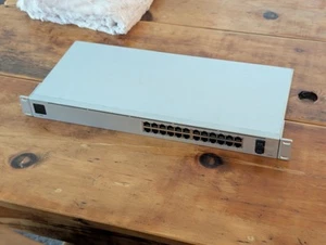 Ubiquiti Networks UniFi USW-24 Gigabit Managed Switch/SFP, 24-Port - Bild 1 von 3