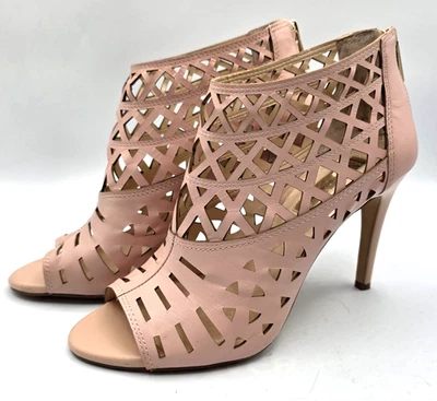 Botines INC International Concepts Rammee recortados punta abierta coqueta occidental 7,5 m Foto 1 de 4